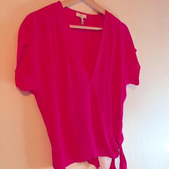 Joie Silk blouse. Hot pink. Size small. From Holts. Short sleeve. Wrap. - Picture 5 of 9
